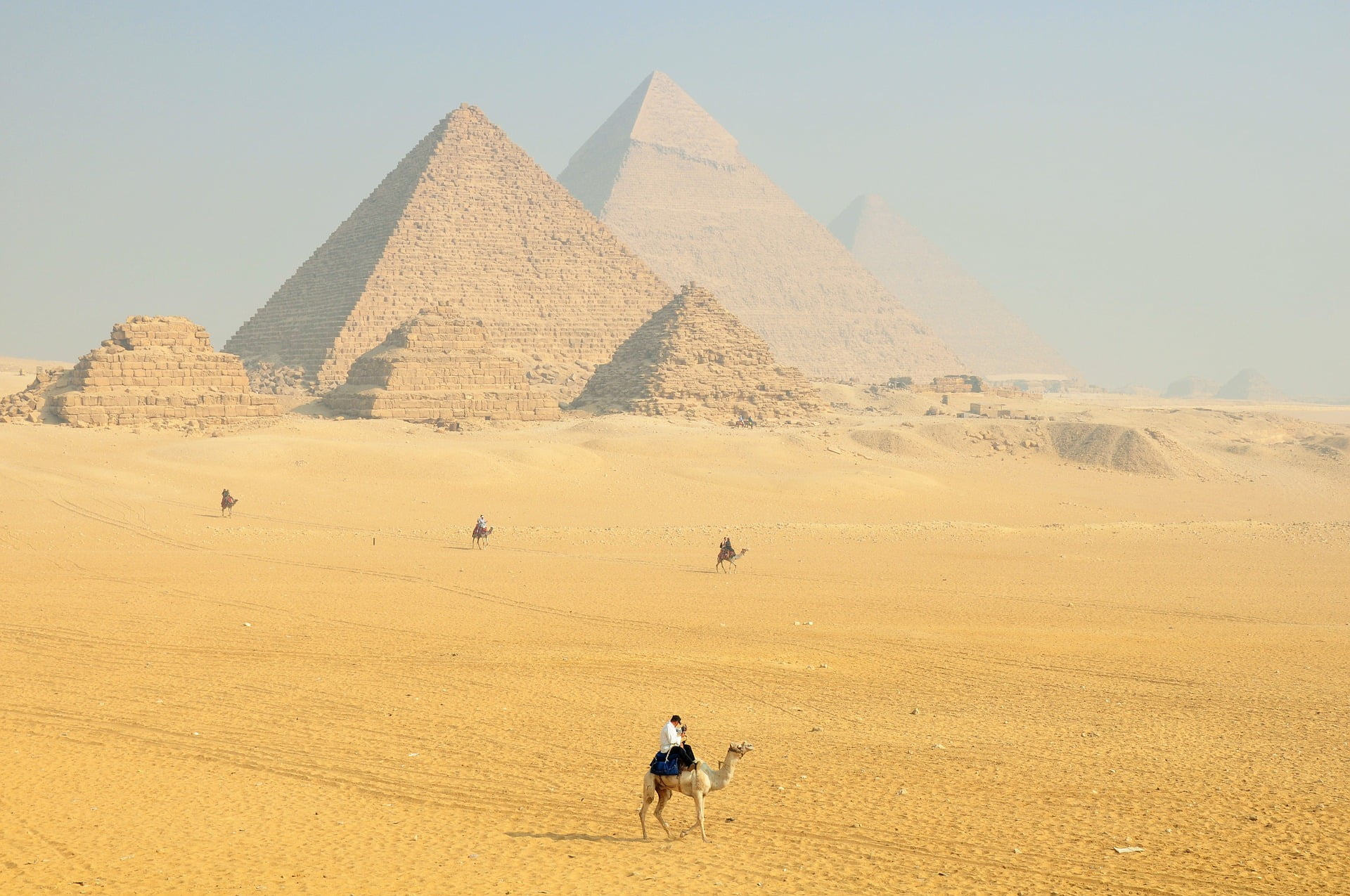 Ver las Pirámides-www.visitasguiadasegipto.com