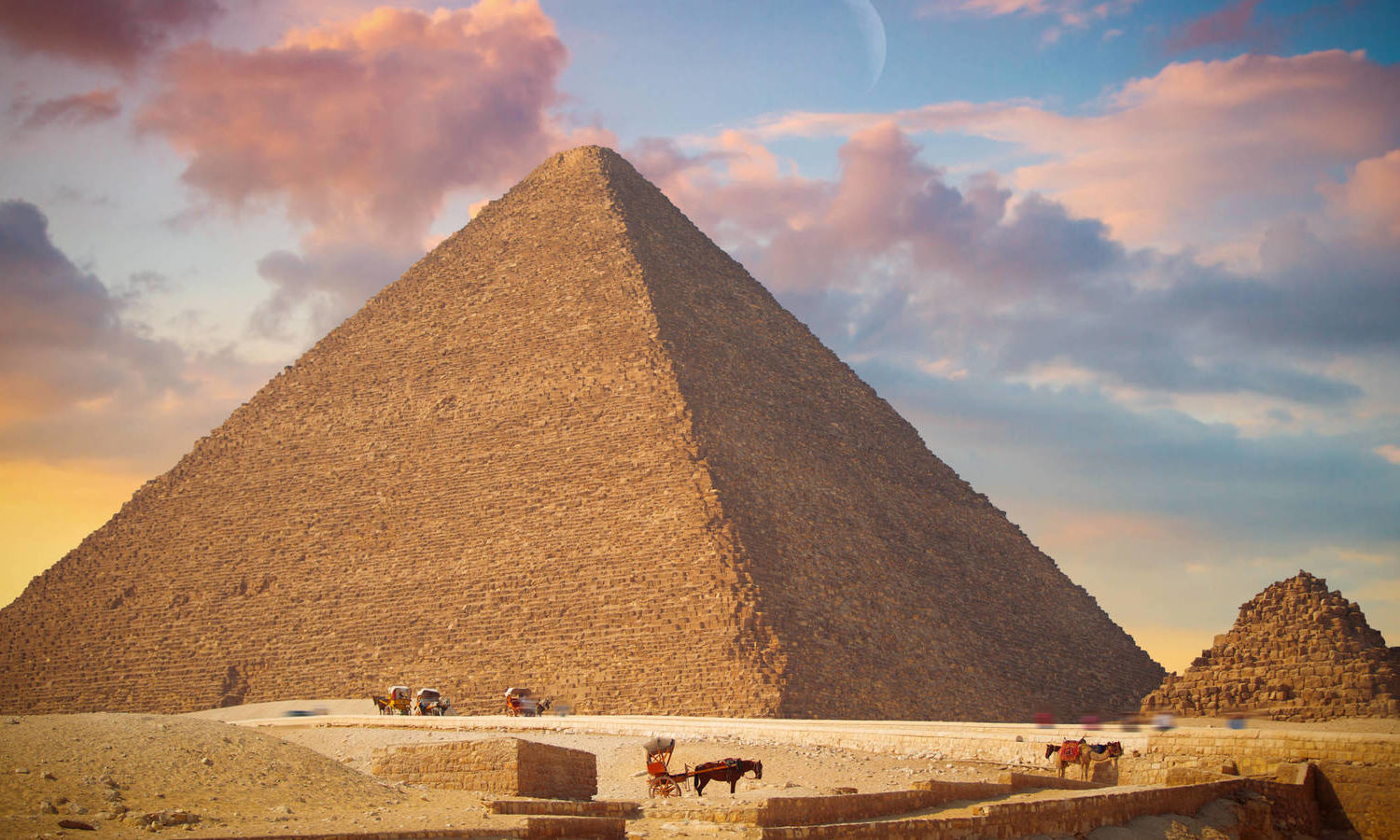 La Gran Pirámide-www.visitasguiadasegipto.com